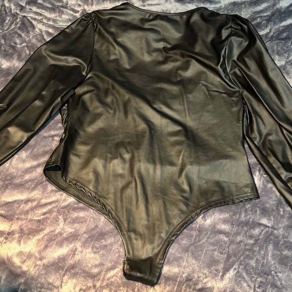 Black Long Sleeve Pleather Bodysuit - Picture 2 of 3